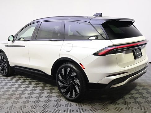 New 2026 Lincoln Nautilus Reserve image 3