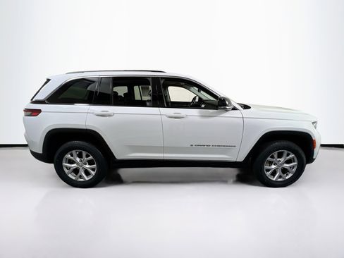 Used 2022 Jeep Grand Cherokee Limited image 4