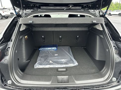 New 2026 Chevrolet Trax LT w/ Driver Confidence Package FWD image 28