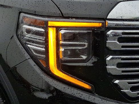 Used 2024 GMC Sierra 1500 Denali w/ Denali Reserve Package image 9