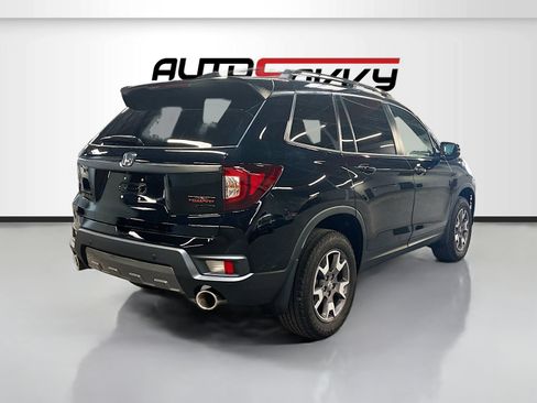 Used 2023 Honda Passport TrailSport image 7
