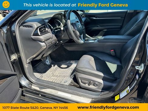 Used 2022 Toyota Camry XLE w/ Navigation Upgrade Package FWD image 9