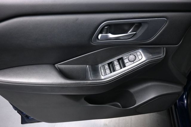 Used 2024 Nissan Rogue SV FWD image 13