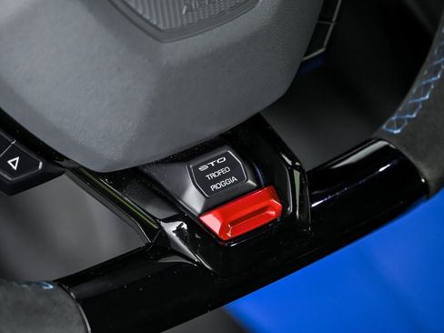 Used 2022 Lamborghini Huracan STO image 25