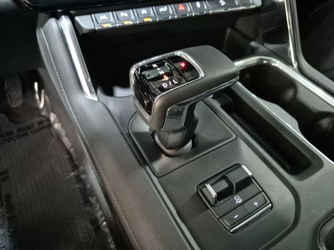 Used 2025 GMC Sierra 1500 Denali AWD/4WD image 17