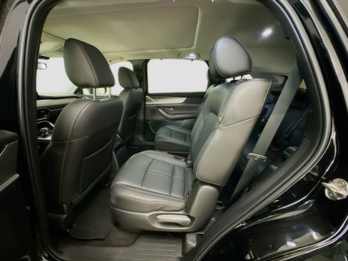 Used 2025 MAZDA CX-90 3.3 Turbo w/ Premium Sport Pkg image 28