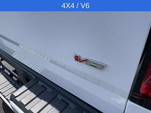 Used 2022 Chevrolet Colorado LT w/ Safety Package AWD/4WD image 9