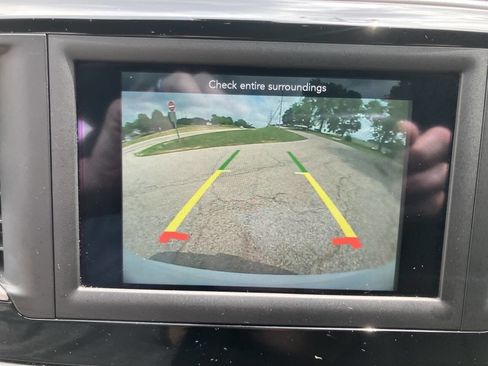 Used 2018 Chrysler Pacifica Touring Plus w/ S Appearance Package FWD image 19