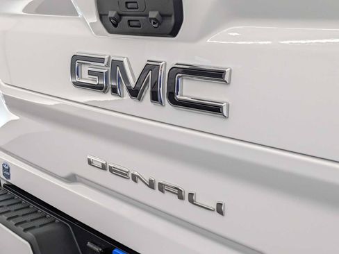 Used 2025 GMC Sierra 3500 Denali Ultimate AWD/4WD image 14