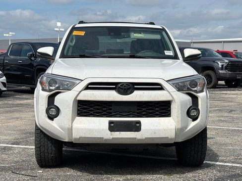 Used 2022 Toyota 4Runner SR5 Premium w/ Moonroof Package RWD image 3