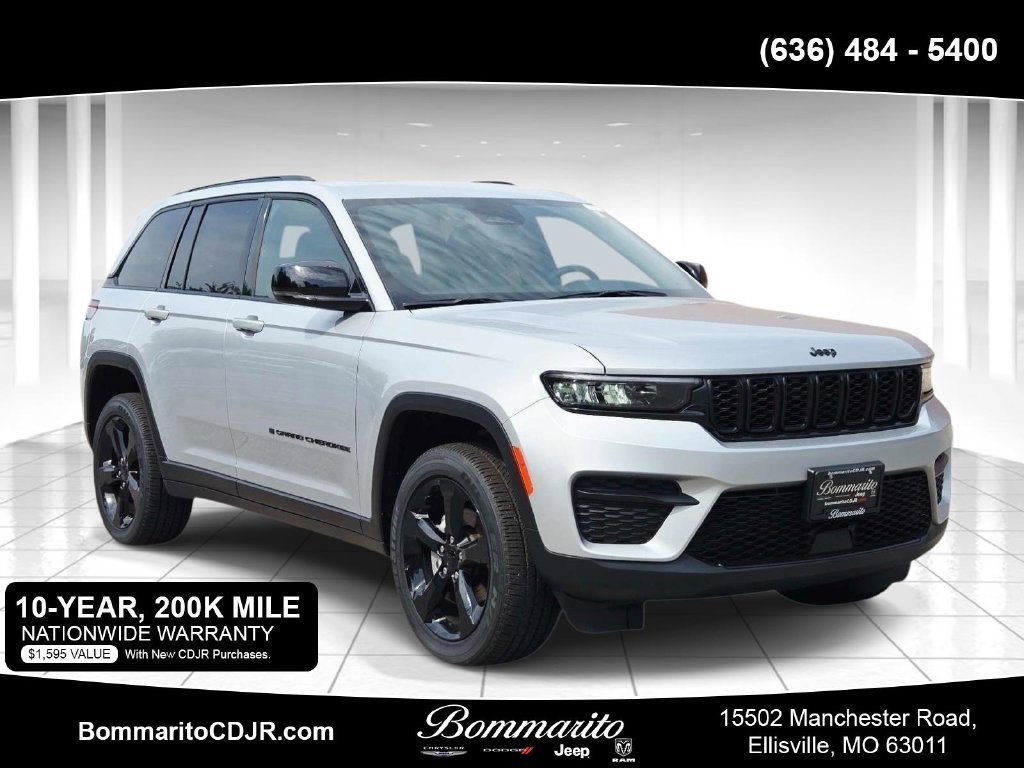 Certified 2025 Jeep Grand Cherokee Altitude AWD/4WD image 1