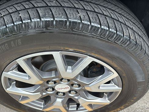 Certified 2020 GMC Acadia SLT FWD image 13