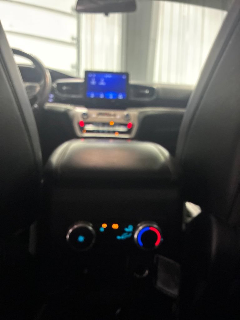 Used 2023 Ford Explorer XLT w/ Equipment Group 202A RWD image 30