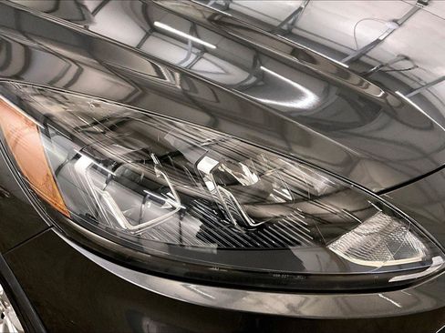 Certified 2020 Ford Escape SE image 27