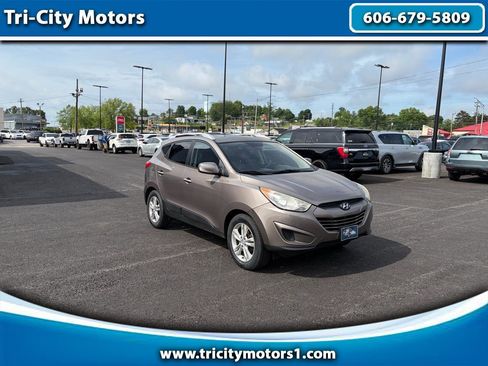 Used 2011 Hyundai Tucson GLS w/ Navigation Pkg 2 FWD image 1