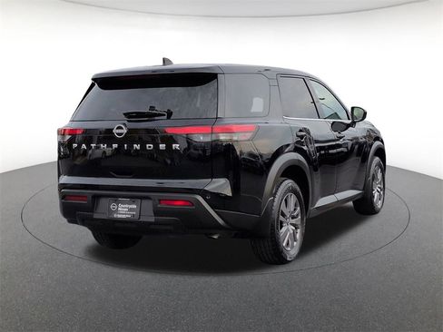 Used 2024 Nissan Pathfinder S image 5