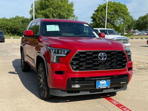 Used 2023 Toyota Sequoia Platinum AWD/4WD image 8