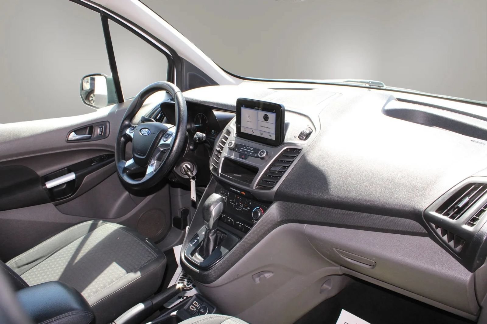 Used 2019 Ford Transit Connect XLT FWD image 17