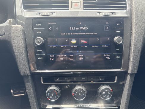 Used 2019 Volkswagen Golf Alltrack AWD/4WD image 25
