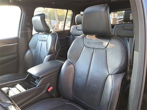 Used 2022 Jeep Grand Cherokee L Overland w/ Advanced Protech Group III image 18