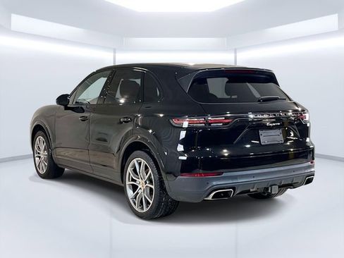 Certified 2023 Porsche Cayenne w/ Premium Package image 7