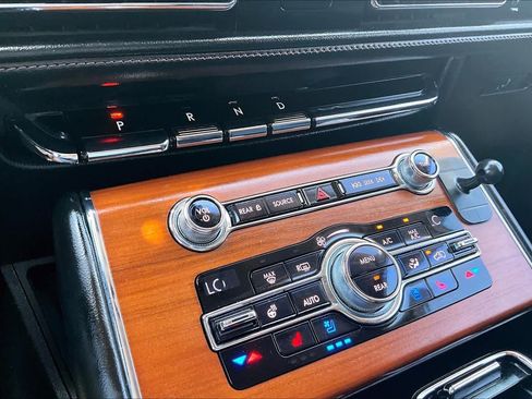 Used 2020 Lincoln Aviator Reserve w/ Equipment Group 202A AWD/4WD image 32