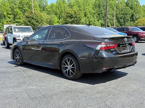 Used 2021 Toyota Camry SE FWD image 6