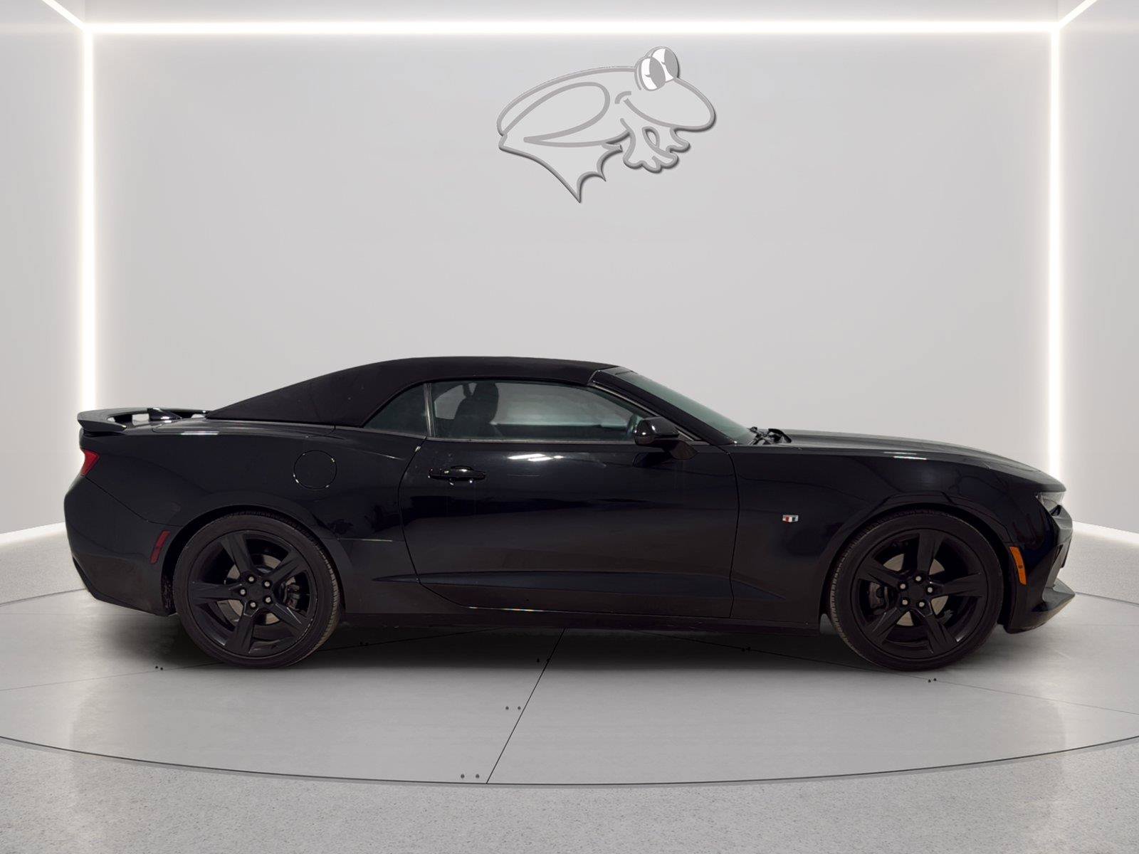 Used 2017 Chevrolet Camaro LT w/ Technology Package RWD image 7