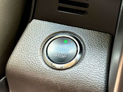 Used 2020 Ford Expedition Limited w/ Texas Edition Package image 17