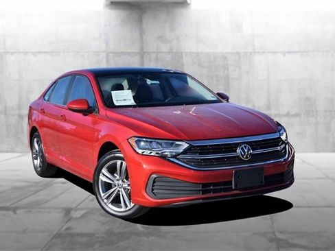 Certified 2024 Volkswagen Jetta SE w/ Panoramic Sunroof Package image 2