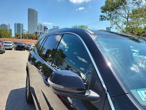 Used 2025 Buick Enclave Preferred image 9