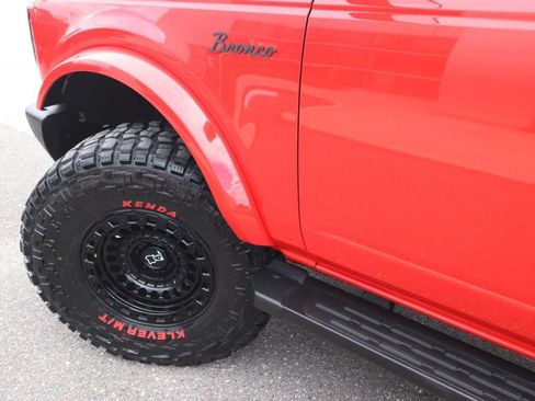 Used 2023 Ford Bronco Outer Banks AWD/4WD image 3