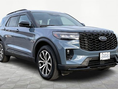 Certified 2025 Ford Explorer ST-Line image 12