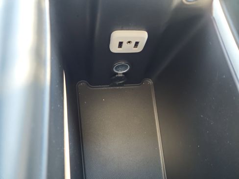 Used 2018 Buick Envision Essence FWD image 19