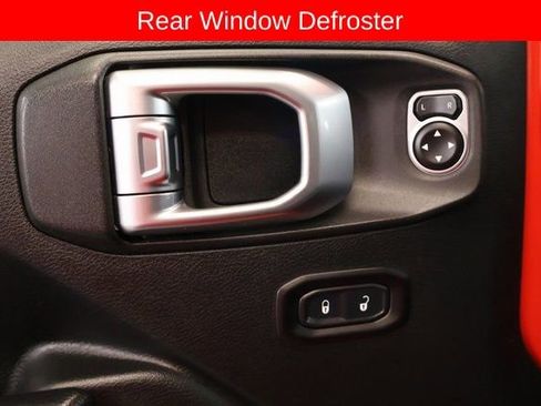 Used 2018 Jeep Wrangler Unlimited Sport S image 12