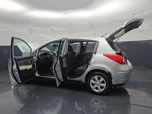 Used 2009 Nissan Versa Hatchback FWD image 27