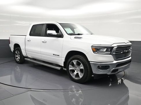 Used 2023 RAM 1500 Laramie AWD/4WD image 5