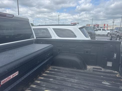 Used 2019 Chevrolet Silverado 1500 LT w/ Convenience Package AWD/4WD image 9