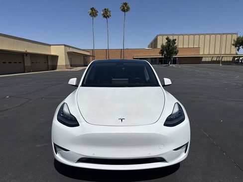 Used 2020 Tesla Model Y Long Range AWD/4WD image 2