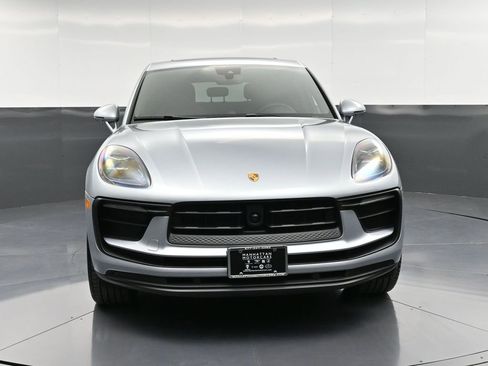 Certified 2025 Porsche Macan AWD/4WD image 11