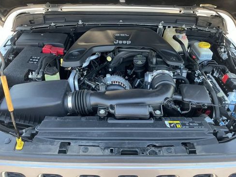Used 2018 Jeep Wrangler Unlimited Sahara AWD/4WD image 28