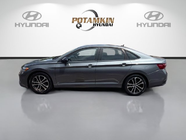 Used 2024 Volkswagen Jetta Sport FWD image 8
