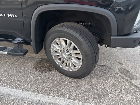 Used 2020 Chevrolet Silverado 2500 High Country image 2