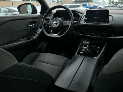 Used 2023 Nissan Rogue SV FWD image 24