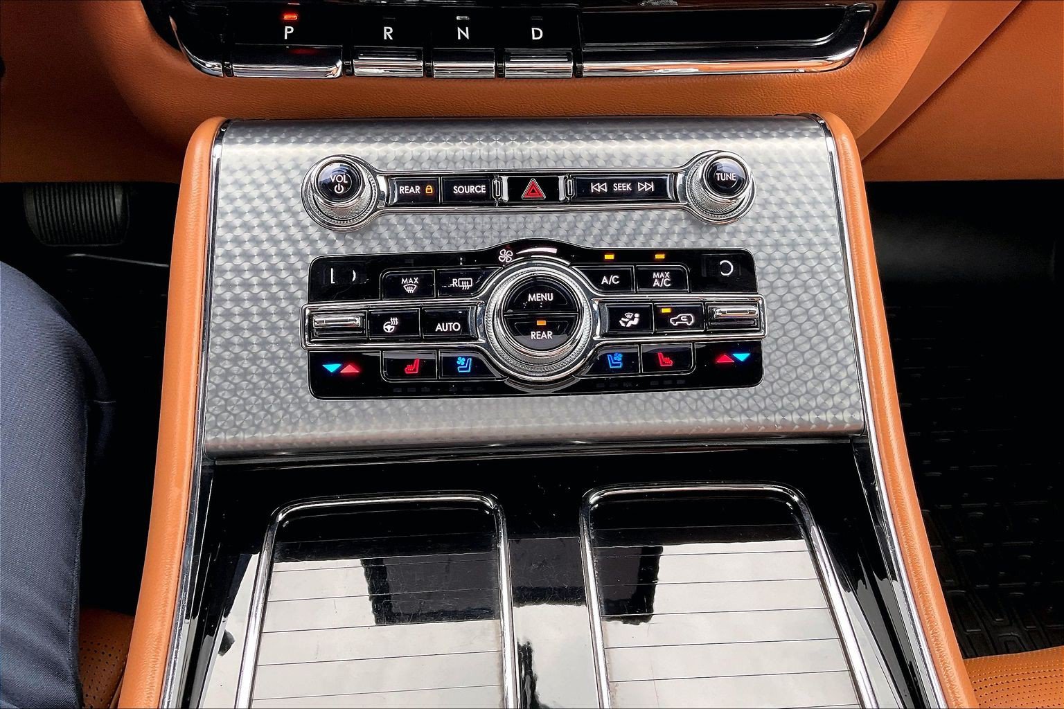 Used 2020 Lincoln Aviator Black Label Grand Touring AWD/4WD image 33