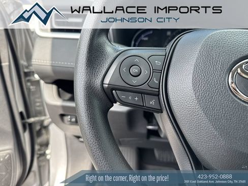 Used 2024 Toyota RAV4 LE AWD/4WD image 28