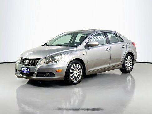 Used 2010 Suzuki Kizashi SE AWD/4WD image 3