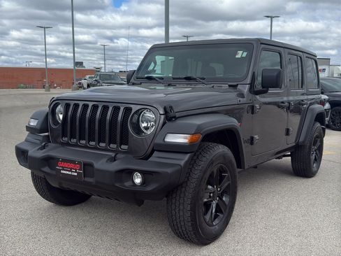 Used 2021 Jeep Wrangler Unlimited Sport AWD/4WD image 2