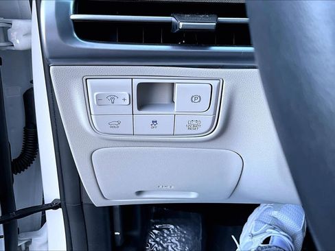 Used 2025 Hyundai Tucson Limited image 31