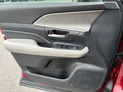 Used 2025 Toyota Grand Highlander FWD image 12